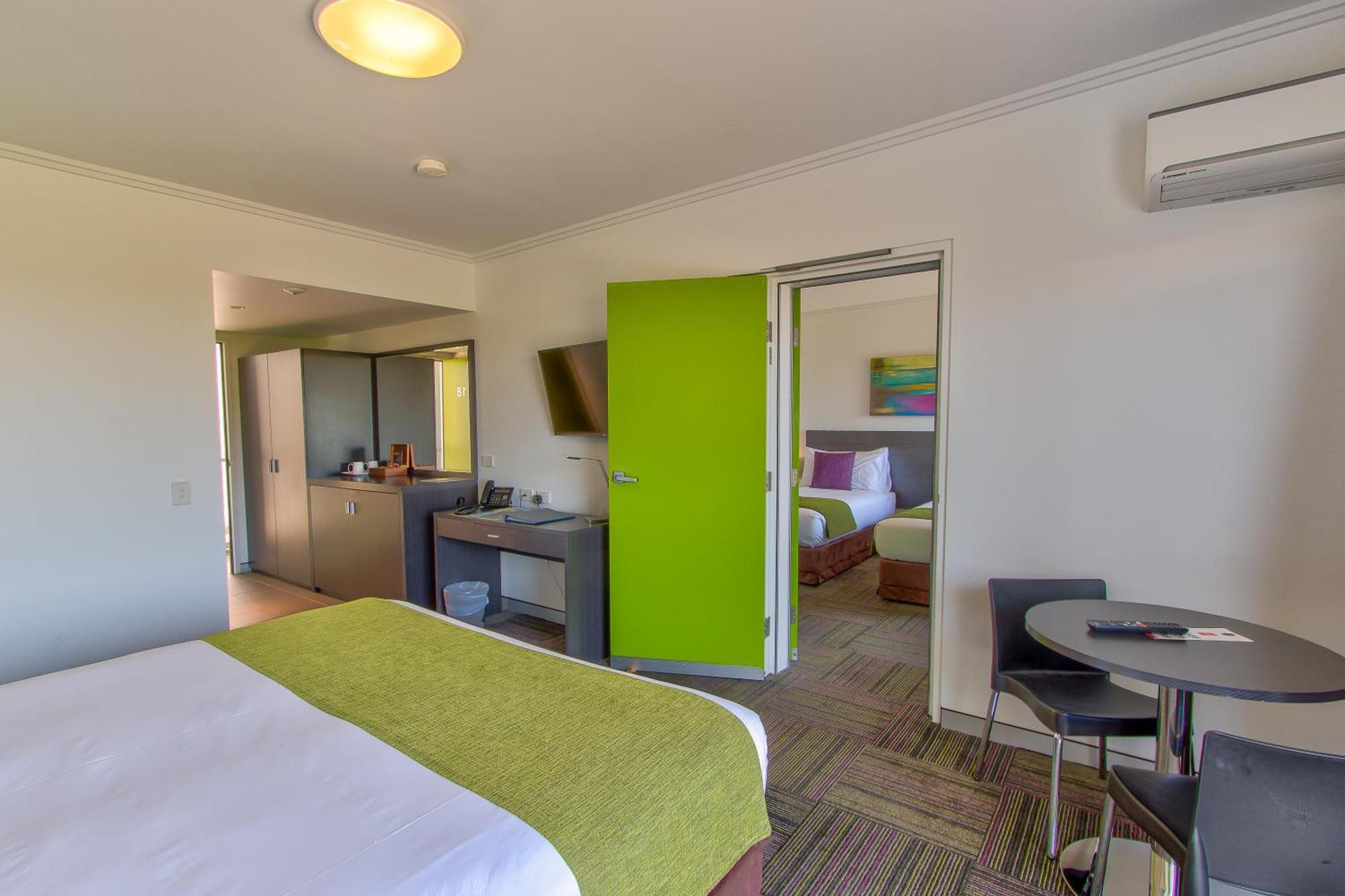 Mackay Oceanside Central Hotel Official Exterior photo
